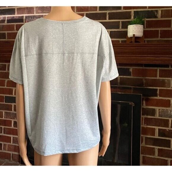 The North Face women’s Short Sleeve Shirt Sharp Size XL Top Cropped Casual New - Picture 3 of 15